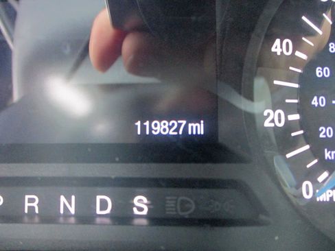 Used 2015 Ford Edge SE FWD image 12