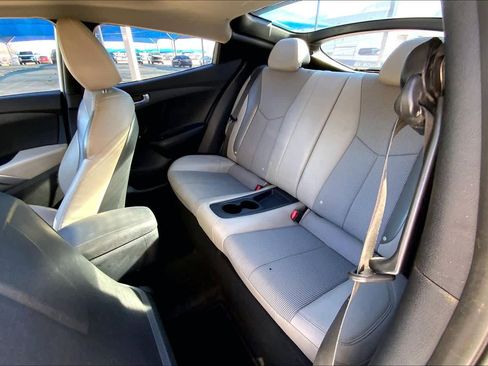 Used 2013 Hyundai Veloster w/ Style Pkg image 19