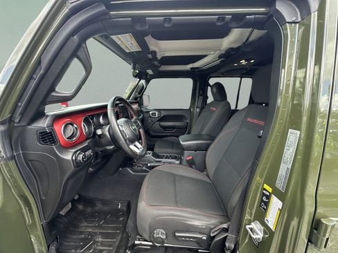 Used 2022 Jeep Gladiator Rubicon w/ Cold Weather Group AWD/4WD image 30