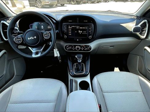 Used 2025 Kia Soul LX FWD image 15