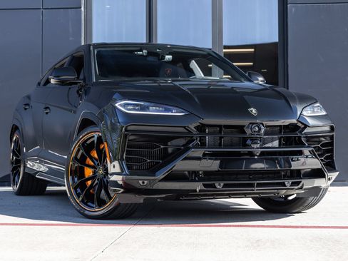 Used 2026 Lamborghini Urus SE AWD/4WD image 2