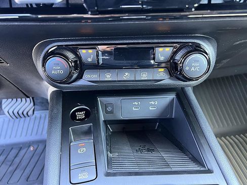 New 2026 Nissan Kicks SV w/ Cold Weather Package image 17
