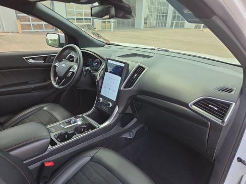 Used 2024 Ford Edge ST-Line AWD/4WD image 12