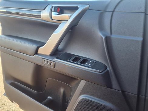 Used 2023 Lexus GX 460 Premium image 22