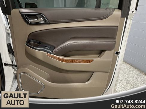 Used 2019 Chevrolet Suburban Premier image 19