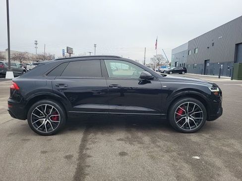 Used 2019 Audi Q8 Premium Plus w/ Premium Plus image 2