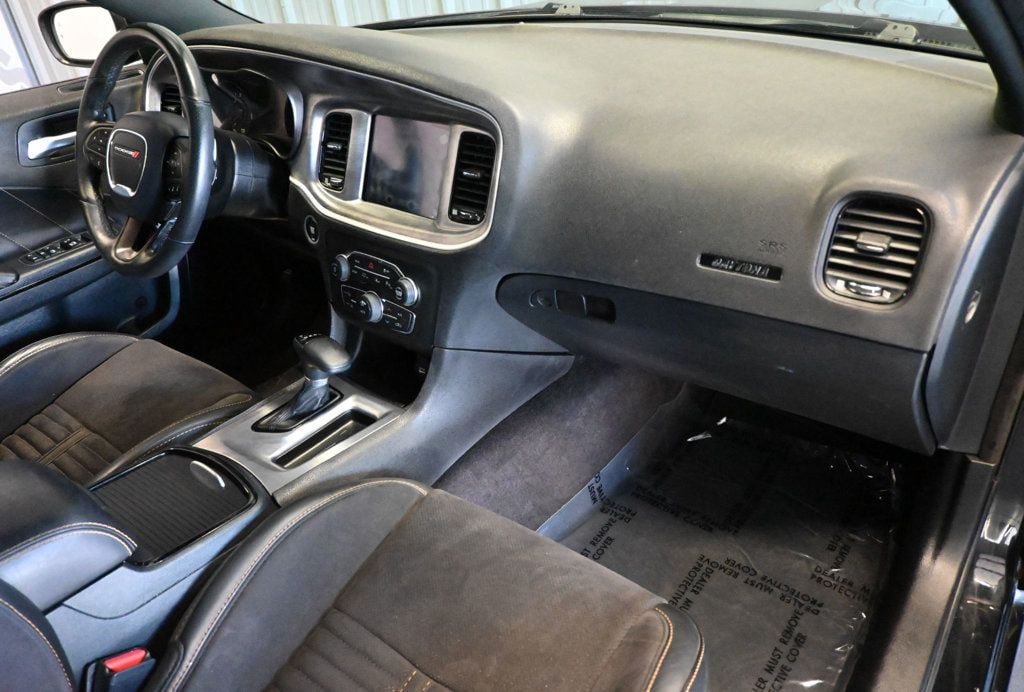Used 2018 Dodge Charger R/T RWD image 11
