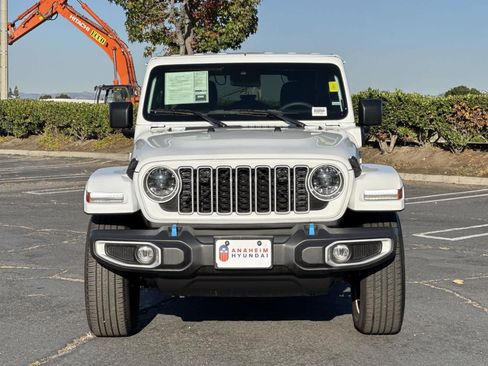 Used 2024 Jeep Wrangler Sahara image 2