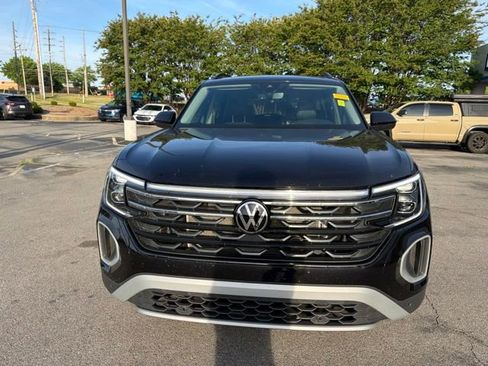 Used 2025 Volkswagen Atlas Peak Edition SE AWD/4WD image 9