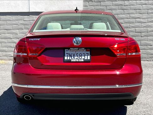 Used 2015 Volkswagen Passat TDI SEL Premium FWD image 3