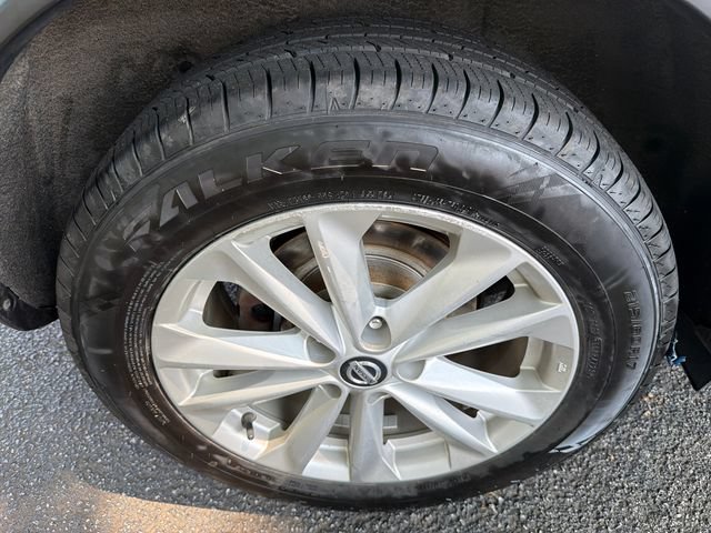 Used 2019 Nissan Rogue Sport S w/ Appearance Package AWD/4WD image 17