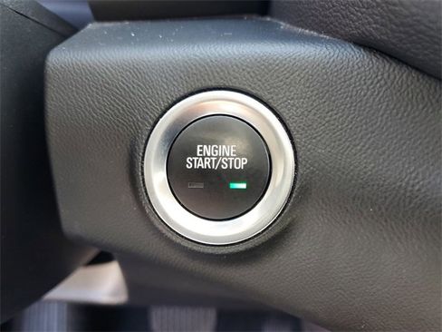 Used 2024 GMC Terrain SLT image 25