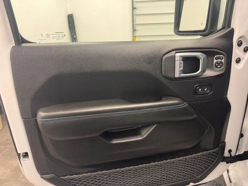 Used 2024 Jeep Wrangler High Altitude AWD/4WD image 11