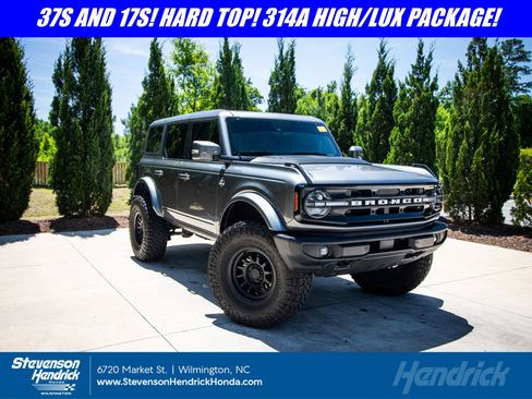 Used 2024 Ford Bronco Outer Banks AWD/4WD image 1