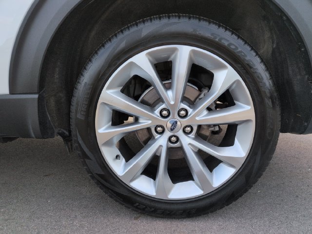 Certified 2023 Ford Explorer Platinum w/ Technology Package AWD/4WD image 11