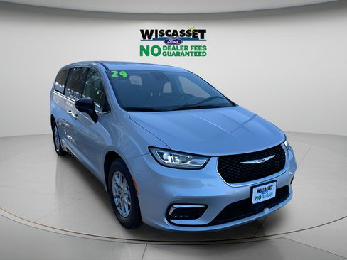 Used 2024 Chrysler Pacifica Touring-L FWD image 1