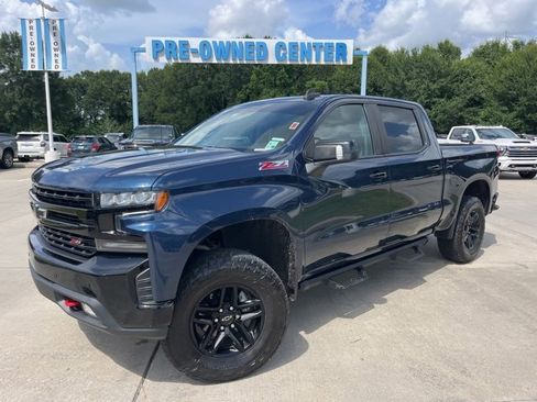 Used 2021 Chevrolet Silverado 1500 LT Trail Boss w/ Convenience Package II image 2