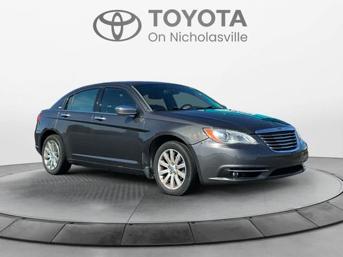 Used 2014 Chrysler 200 Limited FWD image 7