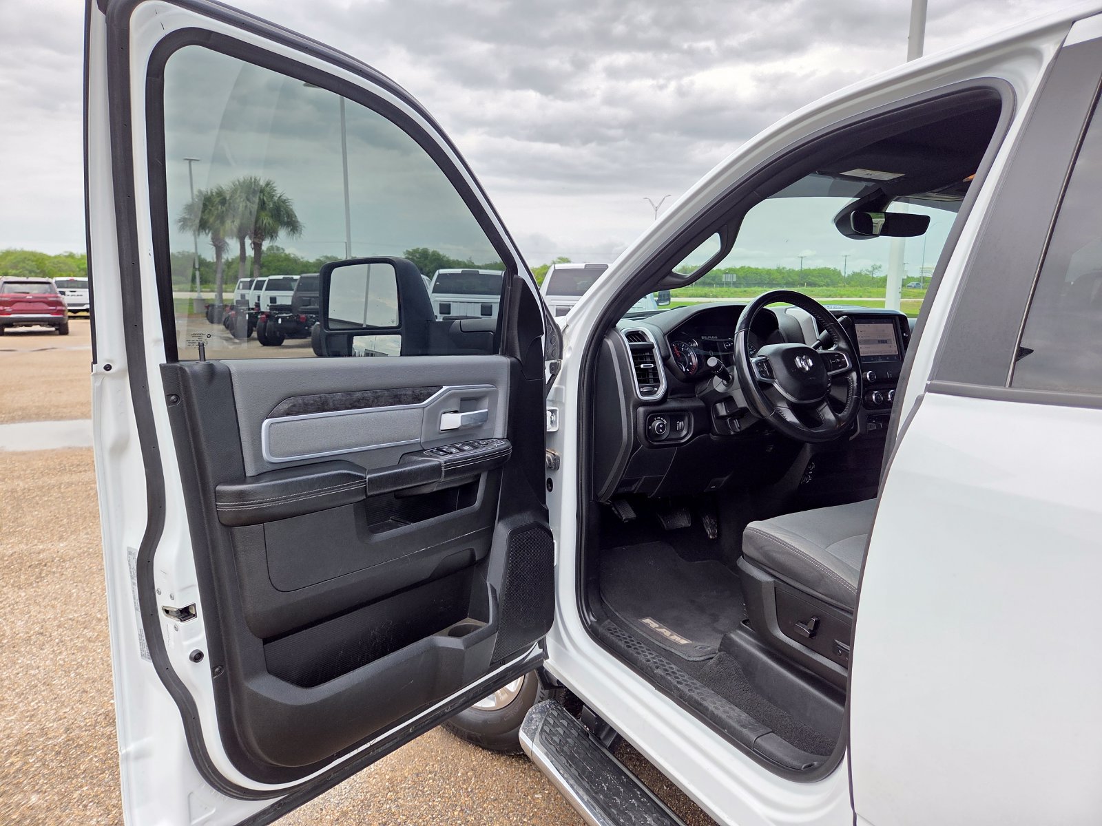 Used 2023 RAM 2500 Big Horn w/ Level 1 Equipment Group AWD/4WD image 16