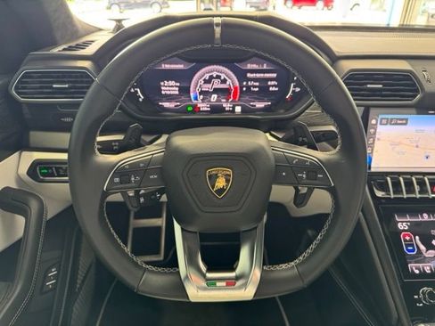 Used 2021 Lamborghini Urus AWD/4WD image 17