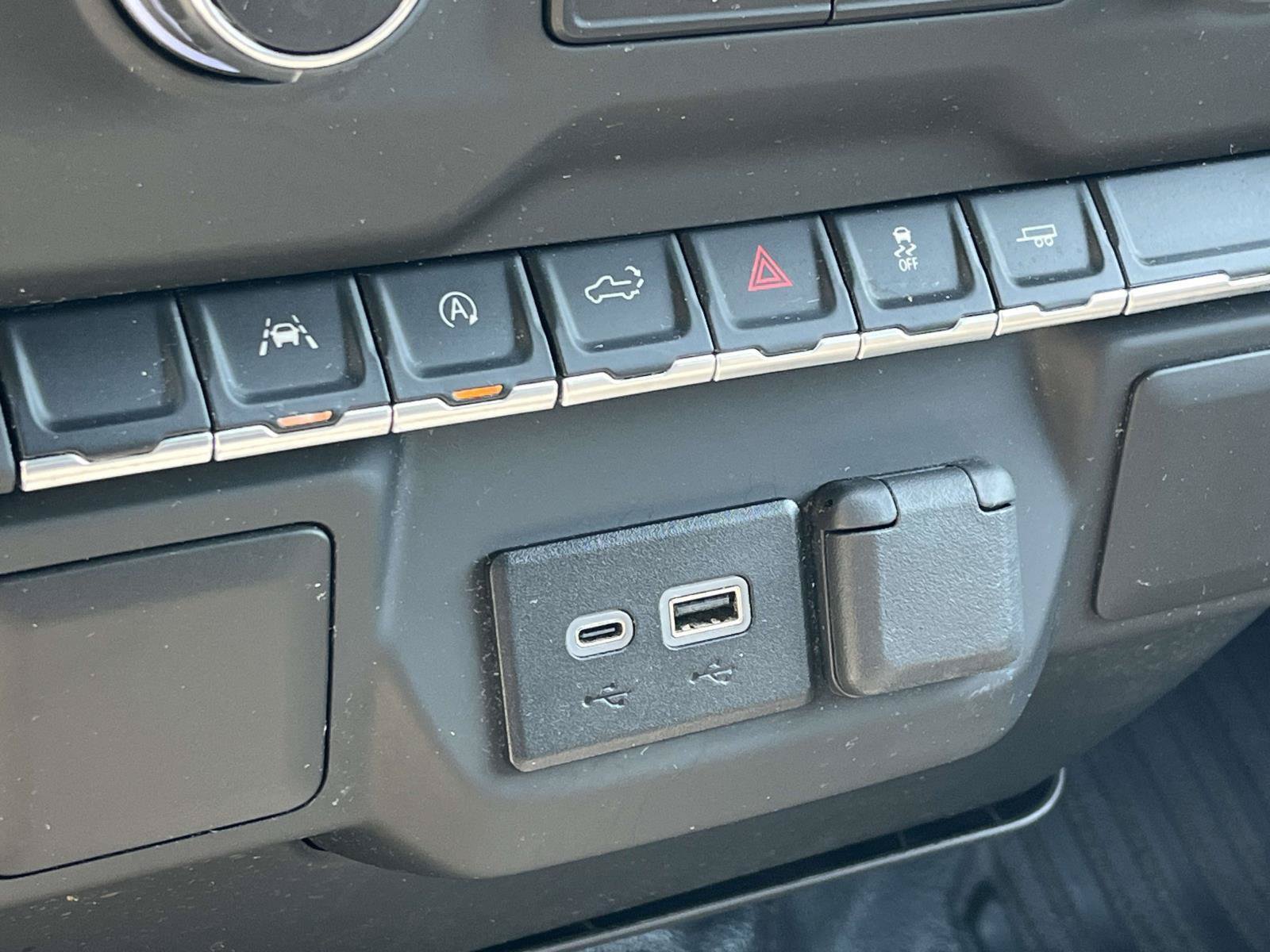 Used 2025 Chevrolet Silverado 1500 W/T RWD image 35