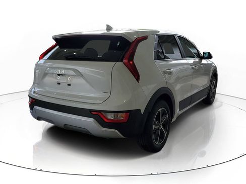 Certified 2026 Kia Niro LX FWD image 7