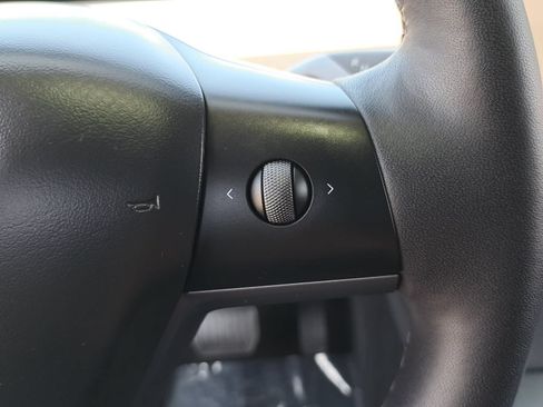 Used 2023 Tesla Model Y Long Range AWD/4WD image 19
