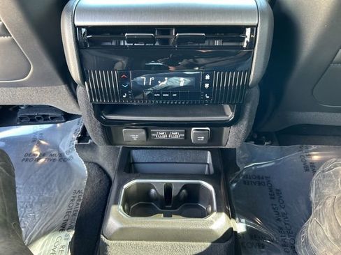 New 2026 Jeep Grand Wagoneer Limited AWD/4WD image 16