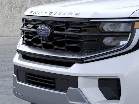 New 2026 Ford Expedition Max Platinum image 17