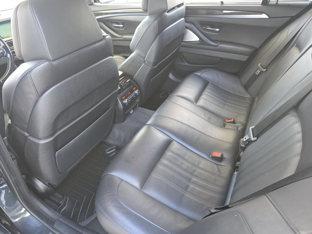 Used 2015 BMW M5 RWD image 30