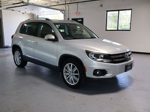 Used 2015 Volkswagen Tiguan S FWD image 8