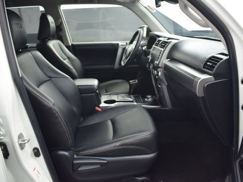 Used 2022 Toyota 4Runner TRD Sport w/ Technology Package AWD/4WD image 10