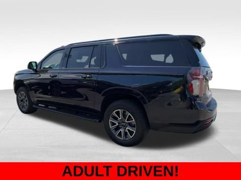 Used 2024 Chevrolet Suburban Z71 w/ Luxury Package AWD/4WD image 3
