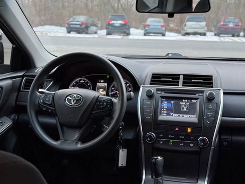 Used 2017 Toyota Camry LE image 37