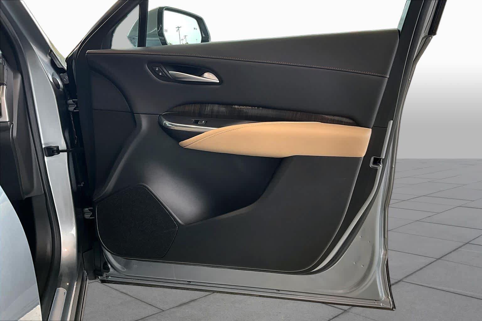 Used 2024 Cadillac XT4 Premium Luxury FWD image 24