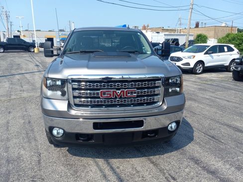 Used 2013 GMC Sierra 2500 SLT w/ Suspension Package, Off-Road AWD/4WD image 4
