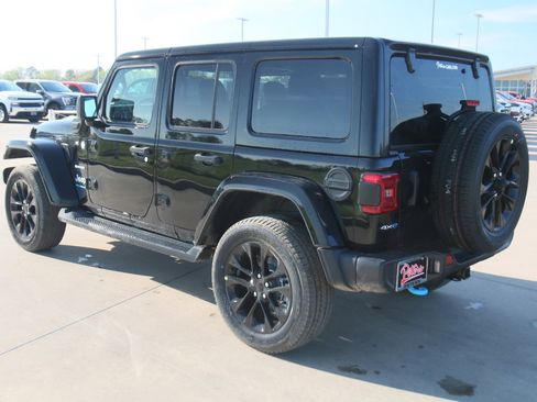 New 2023 Jeep Wrangler Sahara w/ Cold Weather Group image 5