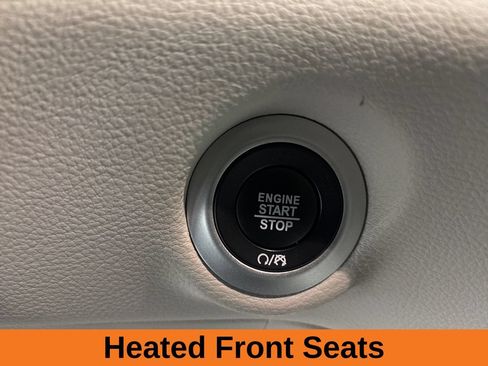 Used 2024 Chrysler Pacifica Limited FWD image 17