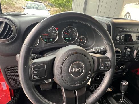 Used 2018 Jeep Wrangler Unlimited Sport S AWD/4WD image 12