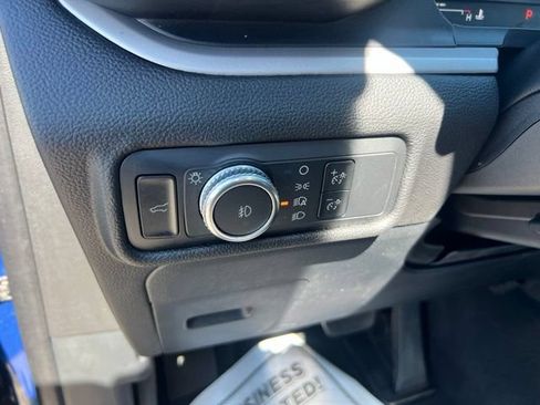 Certified 2022 Ford Explorer XLT w/ Equipment Group 202A AWD/4WD image 7
