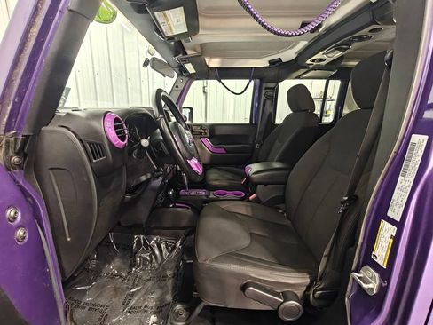 Used 2018 Jeep Wrangler Unlimited Sport w/ Connectivity Group AWD/4WD image 24