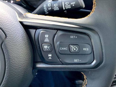 Used 2024 Jeep Wrangler Unlimited AWD/4WD image 19