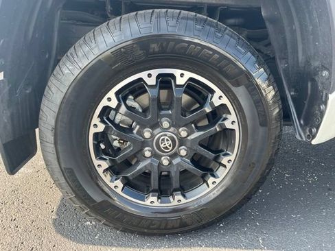 Used 2025 Toyota Tundra SR5 AWD/4WD image 19