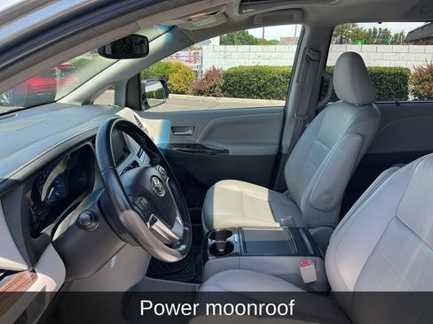 Used 2016 Toyota Sienna XLE w/ XLE Navigation Package FWD image 11