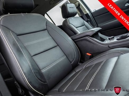 Used 2023 GMC Acadia Denali w/ Denali Technology Package AWD/4WD image 4