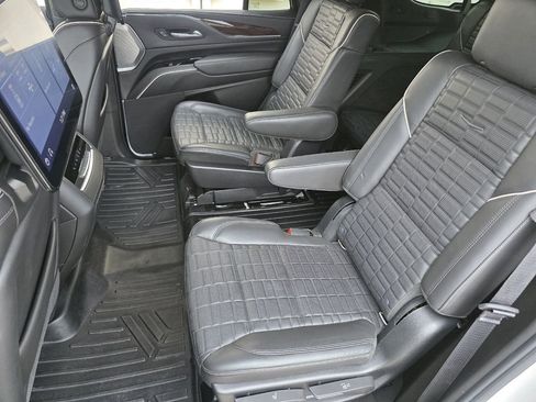 Used 2021 Cadillac Escalade Premium Luxury Platinum AWD/4WD image 33