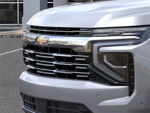 New 2026 Chevrolet Suburban Premier image 13