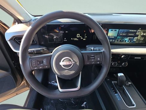 Used 2025 Nissan Kicks SV AWD/4WD image 20