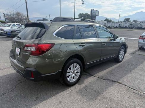Used 2018 Subaru Outback 2.5i Premium AWD/4WD image 5