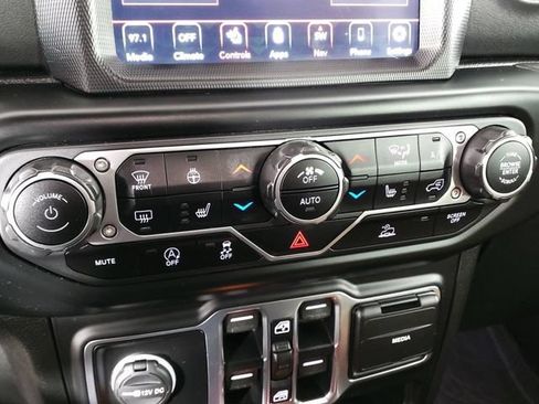 Used 2020 Jeep Gladiator Overland AWD/4WD image 25